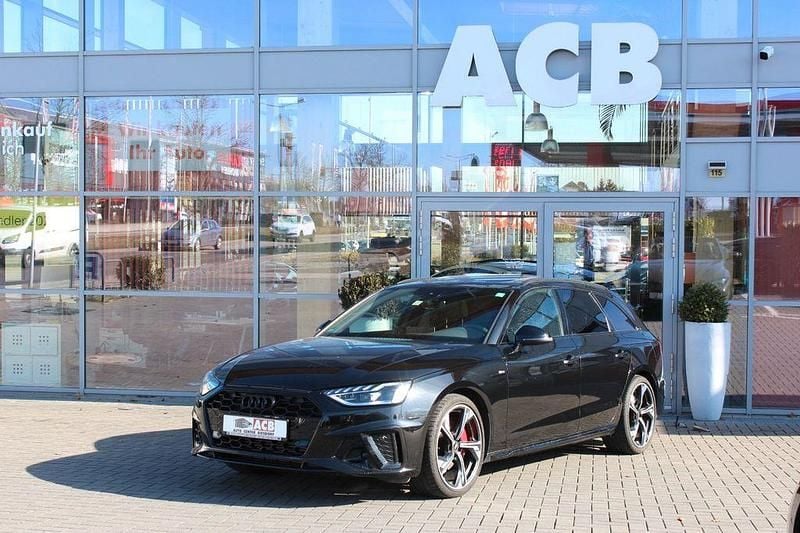 Gebraucht Audi A4 S-Line 204 PS (150 kW) 2023 Mythosschwarzmet. (metallic) Kombi