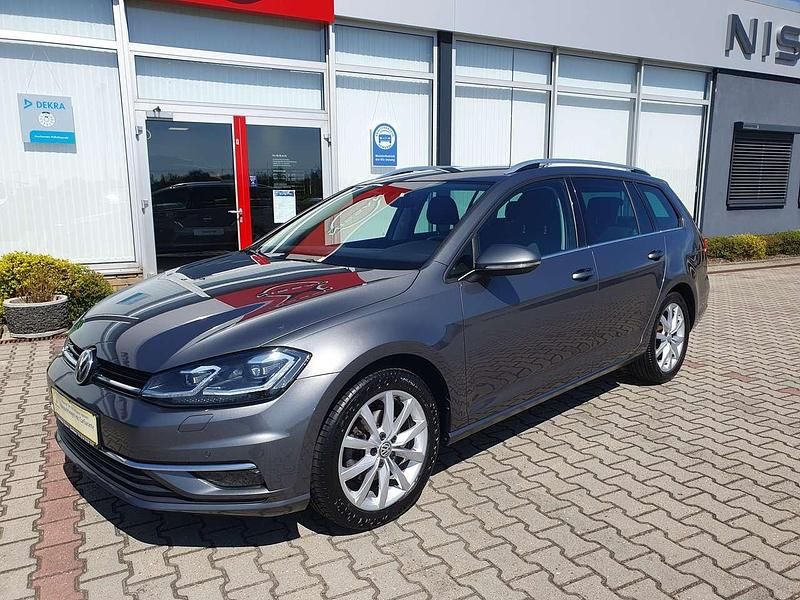 Indium grey Gebraucht 2017 VW Golf VII Highline Kombi | 12.290 € (Fairer Preis) - Bild 1/4