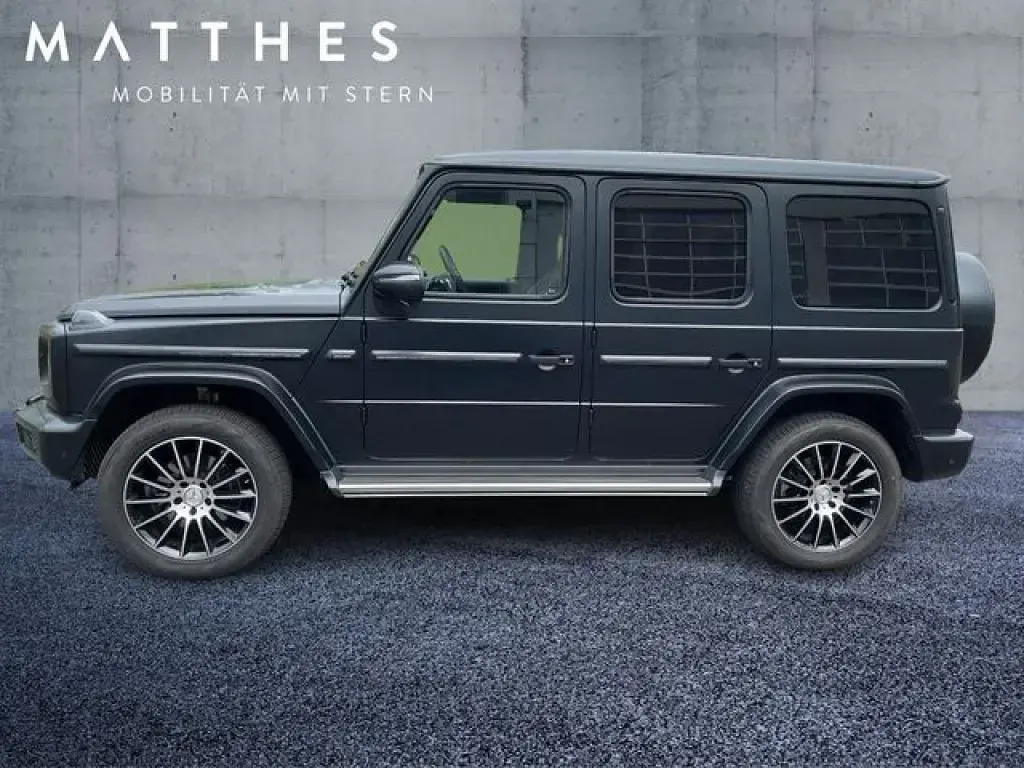 Gebraucht Mercedes G400 AMG 330 PS (242 kW) 2024 Designo nachtschwarz magno (metallic) SUV