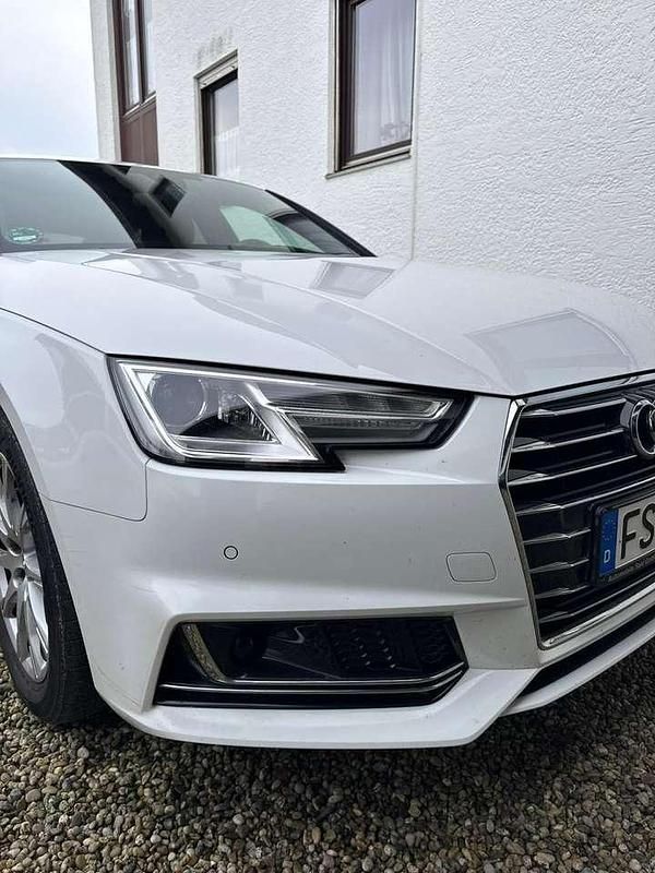 Gebraucht Audi A4 Attraction 204 PS (150 kW) 2019 Kombi