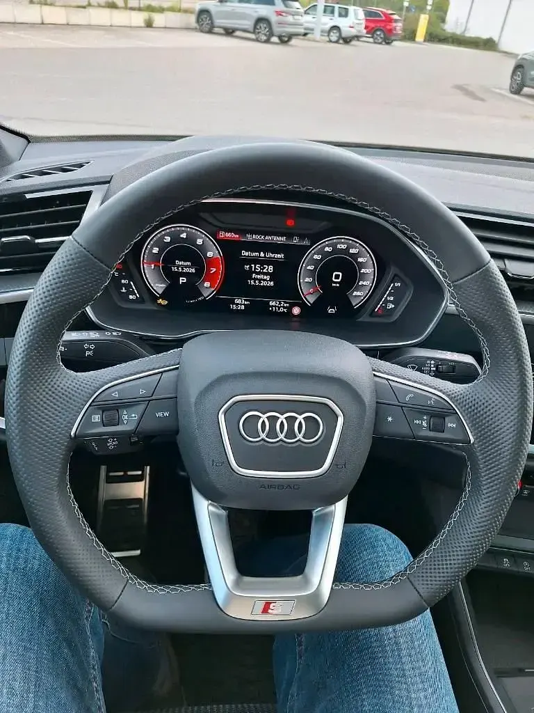 Neu Audi Q3 S-Line 190 PS (139 kW) 2025 Grau SUV