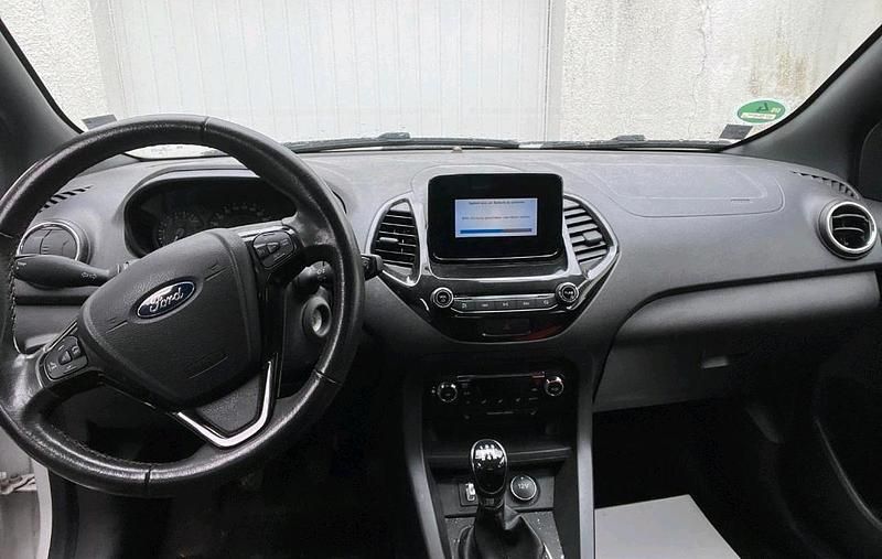 Gebraucht Ford Ka Plus 85 PS (62 kW) 2018 Weiß Kleinwagen