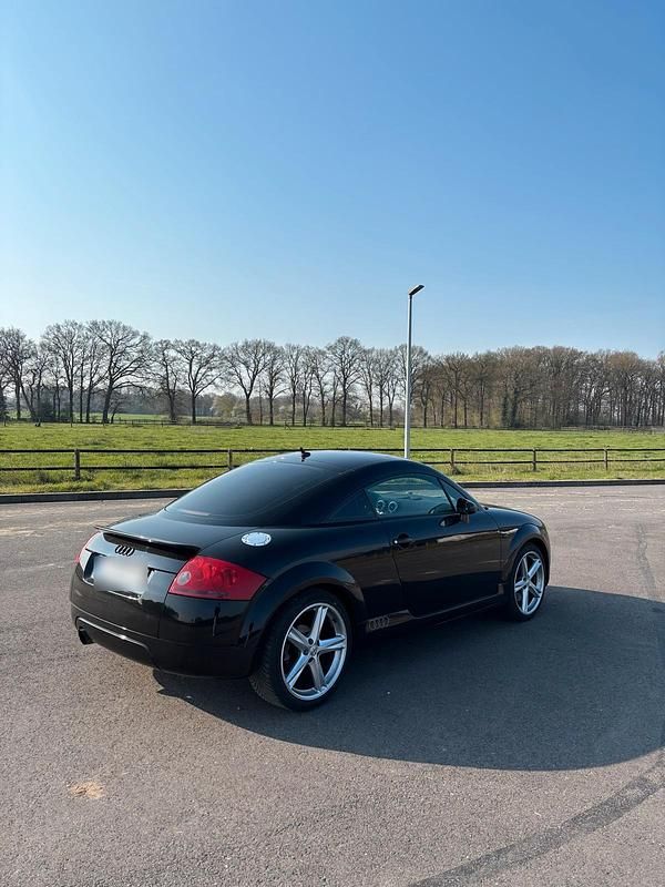 Second-hand Audi TT 179 CP (131 kW) 2003 Negru Coupe