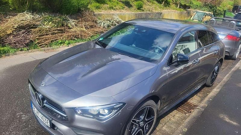 Gebraucht 2021 Mercedes CLA250e Shooting Brake AMG line Kombi | 28.000 € (Fairer Preis) - Bild 1/4