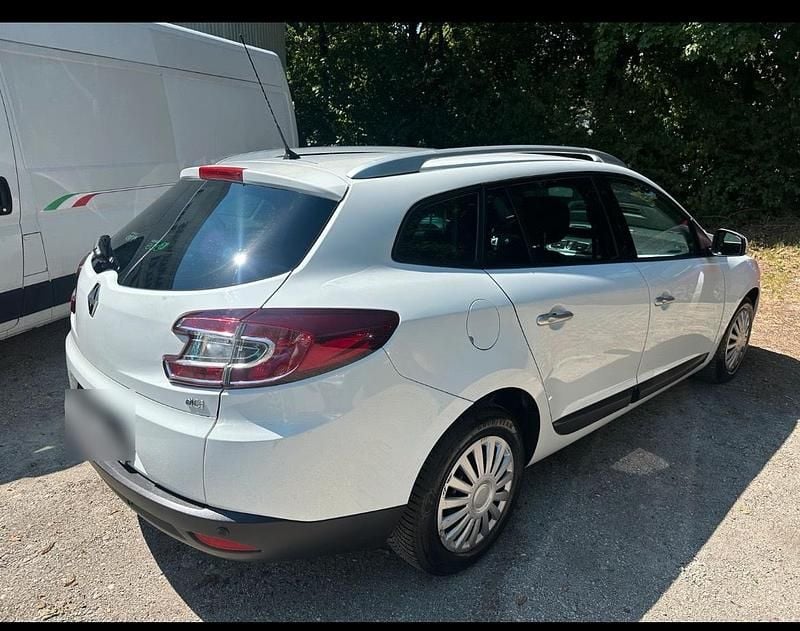 Gebraucht Renault Mégane III Dynamique 150 PS (110 kW) 2011 Weiß Kombi