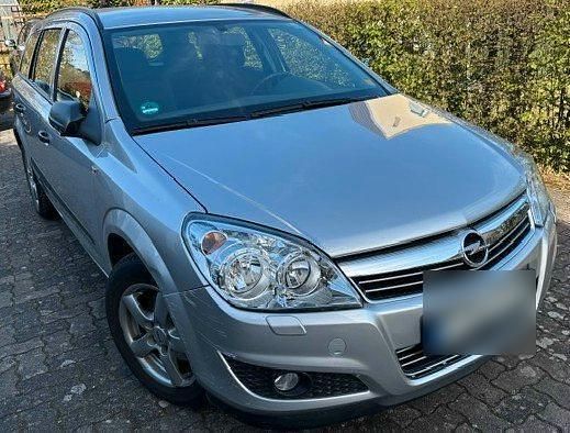 Gebraucht Opel Astra 115 PS (84 kW) 2009 Silber Kombi