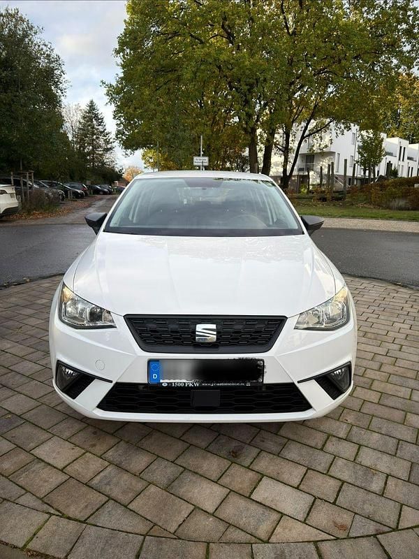 Weiß Gebraucht 2018 Seat Ibiza Reference Kleinwagen | 9.500 € (Superpreis) - Bild 1/4