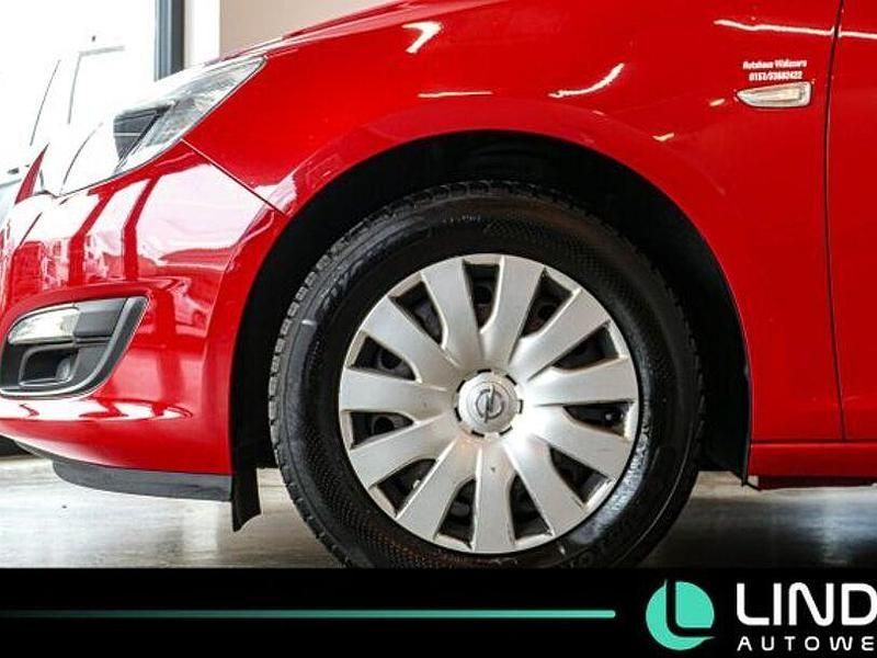 Gebraucht Opel Astra Selection 110 PS (80 kW) 2015 Rot Limousine