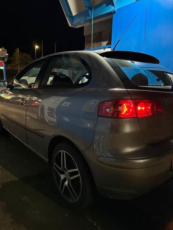 Gebraucht Seat Ibiza 101 PS (74 kW) 2003 Braun Kleinwagen