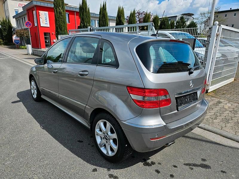 Gebraucht Mercedes B200 136 PS (100 kW) 2006 Grau Van / Kleinbus