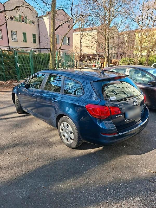 Gebraucht Opel Astra 110 PS (80 kW) 2012 Blau Kombi