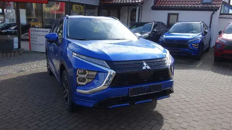 Używany Mitsubishi Eclipse Cross Plus 188 KM (138 kW) 2023 Niebieski SUV