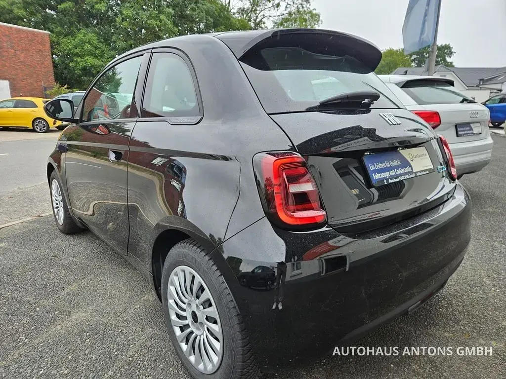 Gebraucht Fiat 500e Action 69 kW (95 PS) 2022 Schwarz Kleinwagen