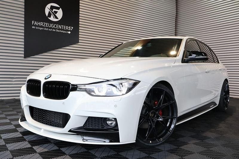 Weiß Gebraucht 2017 BMW 330 M Performance Limousine | 27.900 € (Fairer Preis) - Bild 1/4