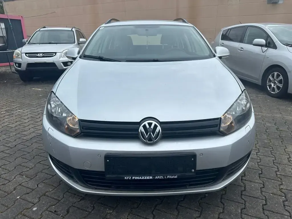 Gebraucht VW Golf VI 90 PS (66 kW) 2011 Silber Kleinwagen