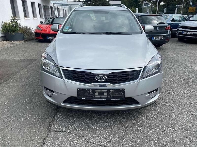 Machine silver Gebraucht 2010 Kia Ceed 2 Kombi | 6.490 € (Fairer Preis) - Bild 1/4
