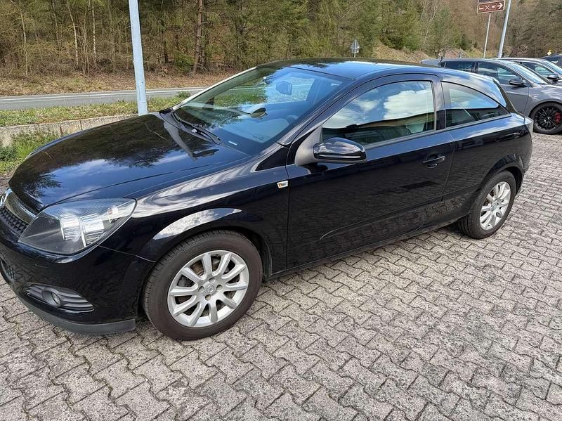 Gebraucht Opel Astra GTC Edition 105 PS (77 kW) 2007 Saphirschwarz mi2 Kleinwagen