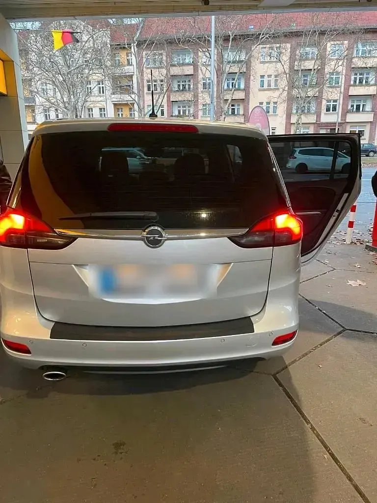 Gebraucht Opel Zafira 165 PS (121 kW) 2012 Silber Van / Kleinbus