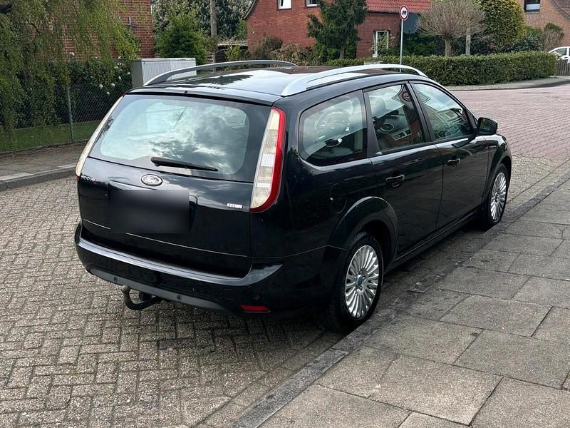 Usata Ford Focus 110 CV (80 kW) 2010 Nero Station wagon