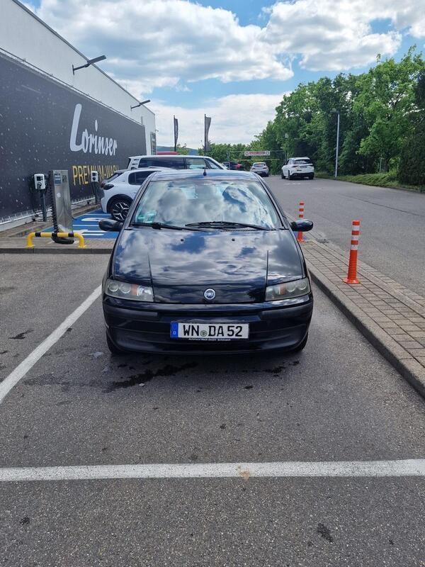 Schwarz Gebraucht 2002 Fiat Punto Kleinwagen | 1.500 € (Etwas zu teuer) - Bild 1/4