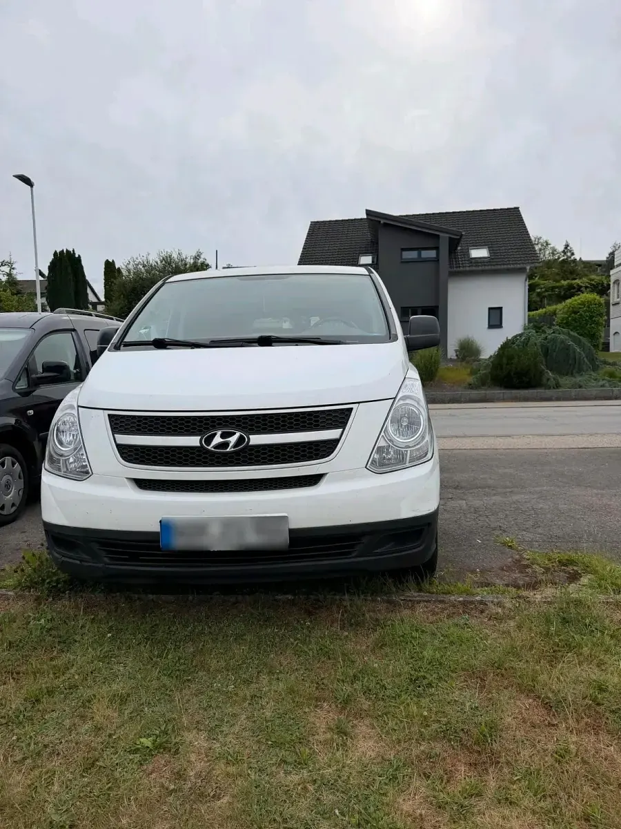 Gebraucht Hyundai H-1 116 PS (85 kW) 2011 Weiß Van / Kleinbus
