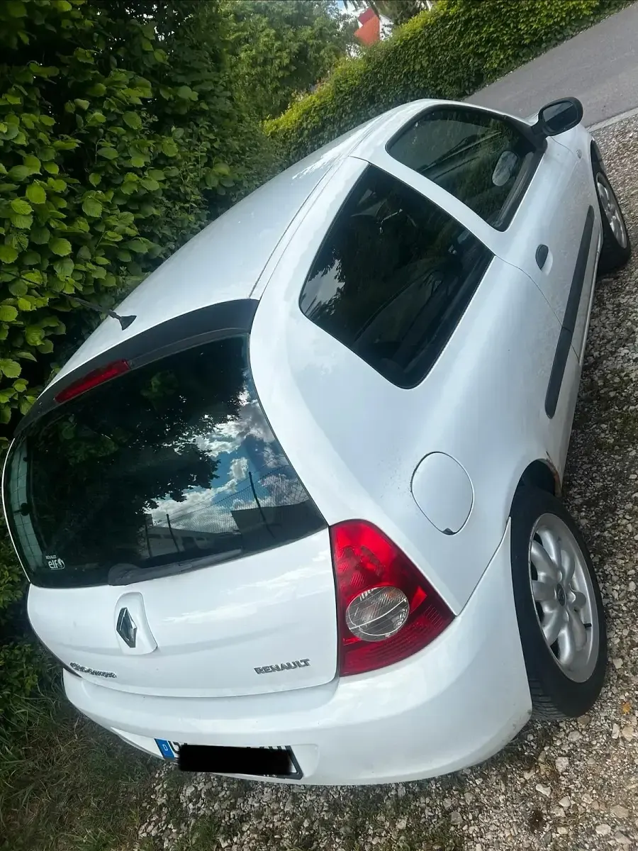 Używany Renault Clio II 58 KM (42 kW) 2007 Hatchback