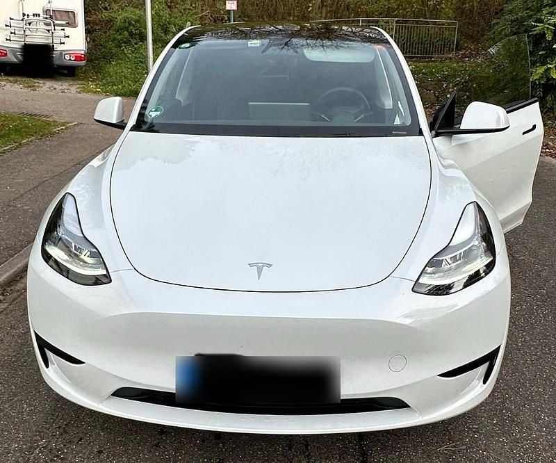 Gebraucht Tesla Model Y Long Range RWD 255 kW (347 PS) 2024 Weiß SUV