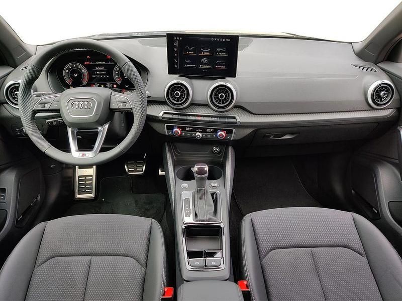 Gebraucht Audi Q2 Competition 150 PS (110 kW) 2025 Navarrablau metallic SUV