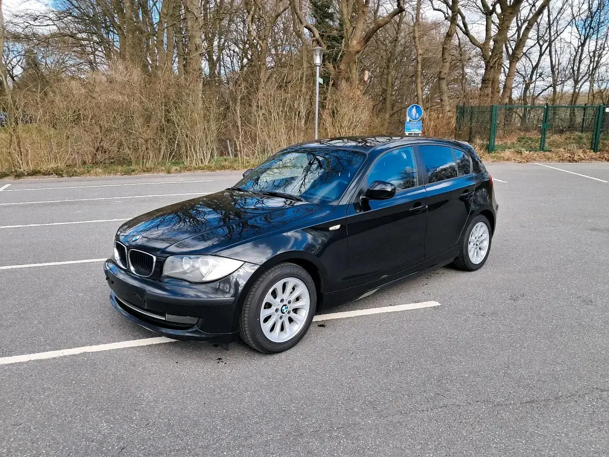 Second-hand BMW 116 116 CP (85 kW) 2011 Negru Hatchback
