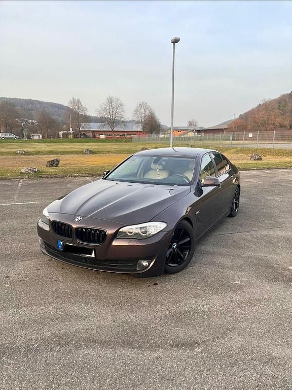 Gebraucht BMW 523 Performance 204 PS (150 kW) 2010 Braun Limousine