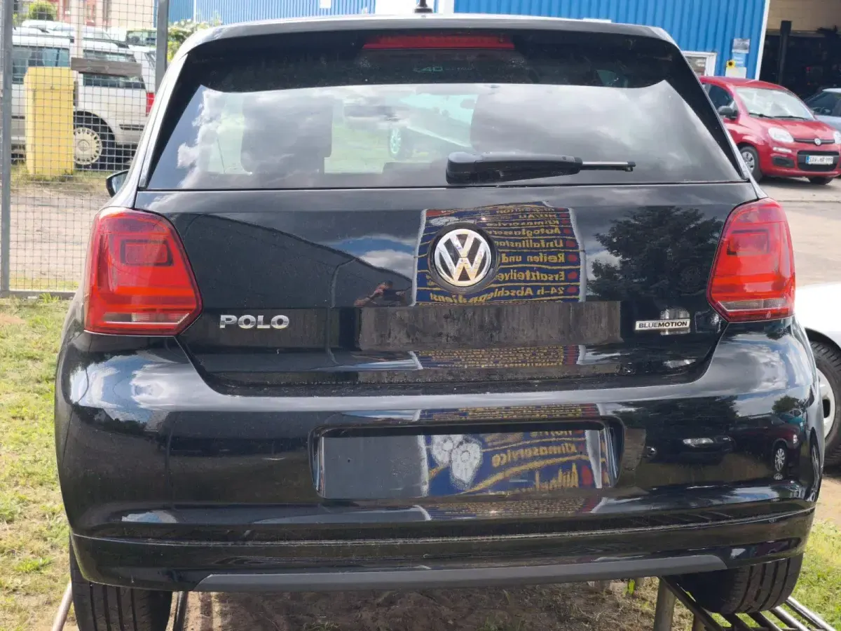Gebraucht VW Polo Sound 95 PS (69 kW) 2016 Schwarz Kleinwagen