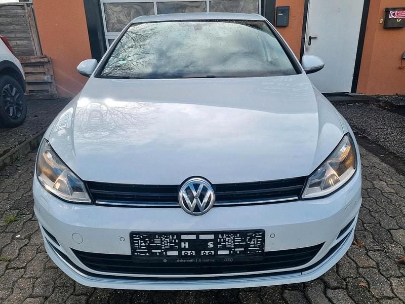Gebraucht VW Golf VII 86 PS (63 kW) 2016 Weiß Limousine