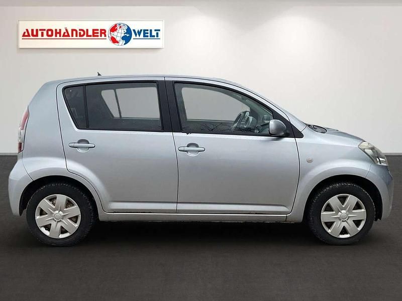 Gebraucht Daihatsu Sirion 87 PS (63 kW) 2007 Silber Kleinwagen