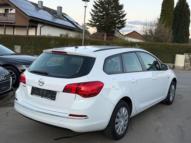Gebraucht Opel Astra Selection 116 PS (85 kW) 2016 Weiß Kombi