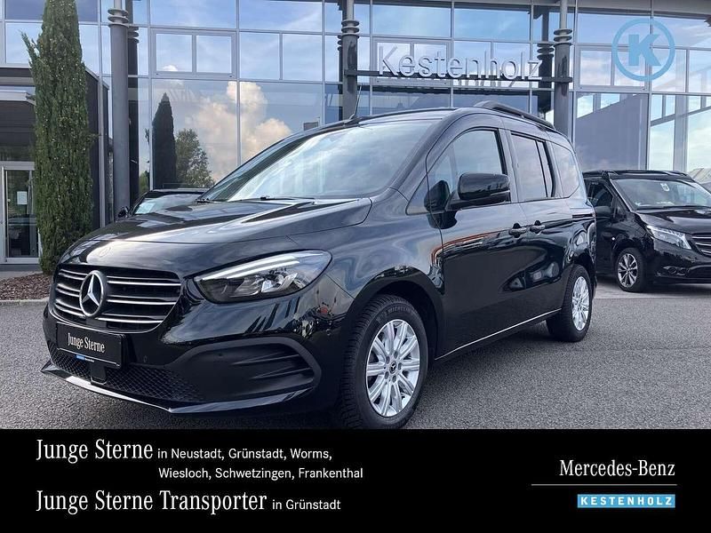 Loparitschwarz Gebraucht 2024 Mercedes T180 Progressive Van / Kleinbus | 29.990 € (Fairer Preis) - Bild 1/4