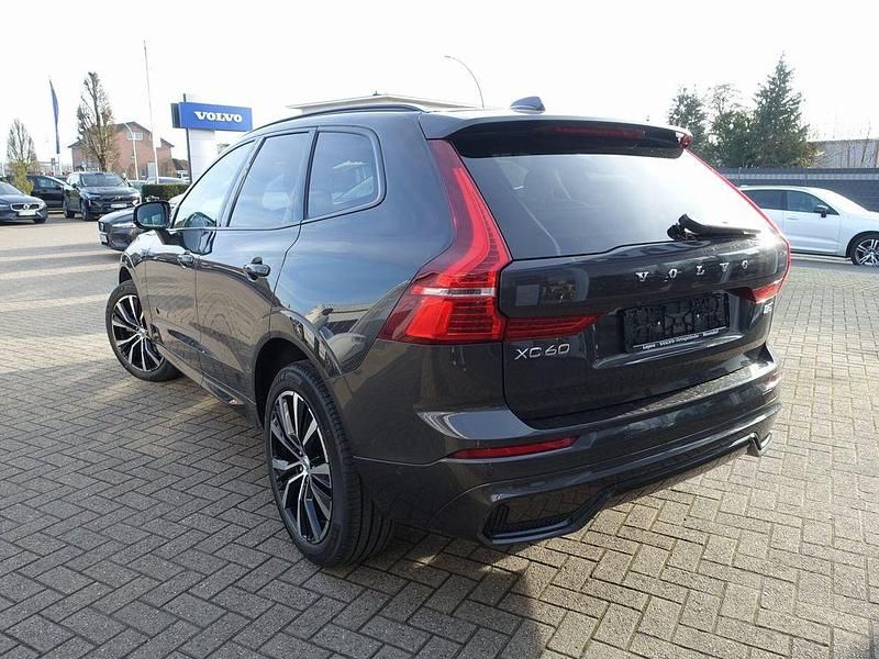 Gebraucht Volvo XC60 Plus 250 PS (183 kW) 2025 Grau SUV