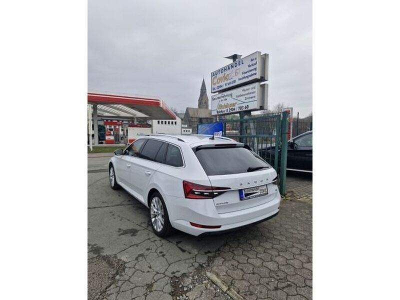 Gebraucht Skoda Superb Style 156 PS (114 kW) 2021 Weiß Kombi