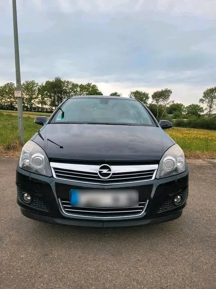 Gebraucht Opel Astra 90 PS (66 kW) 2009 Schwarz Kleinwagen