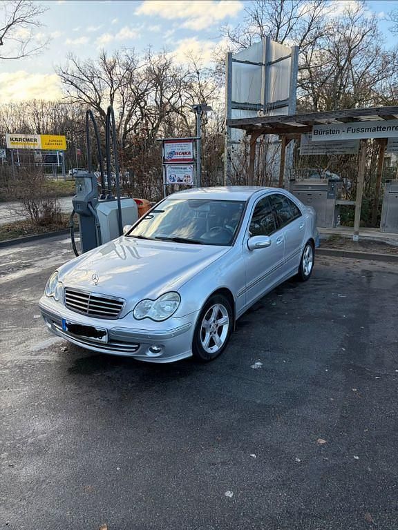 Silber Gebraucht 2006 Mercedes C200 Avantgarde Limousine | 3.999 € (Fairer Preis) - Bild 1/4