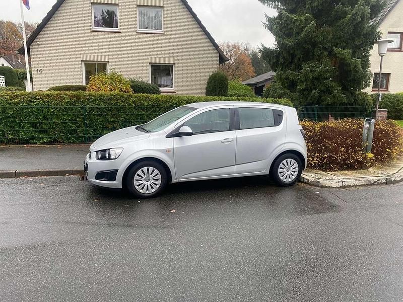 Gebraucht Chevrolet Aveo 86 PS (63 kW) 2012 Silber Limousine