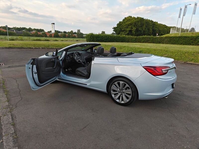 Weiß Gebraucht 2014 Opel Cascada Innovation Cabrio | 9.900 € (Guter Preis) - Bild 1/4