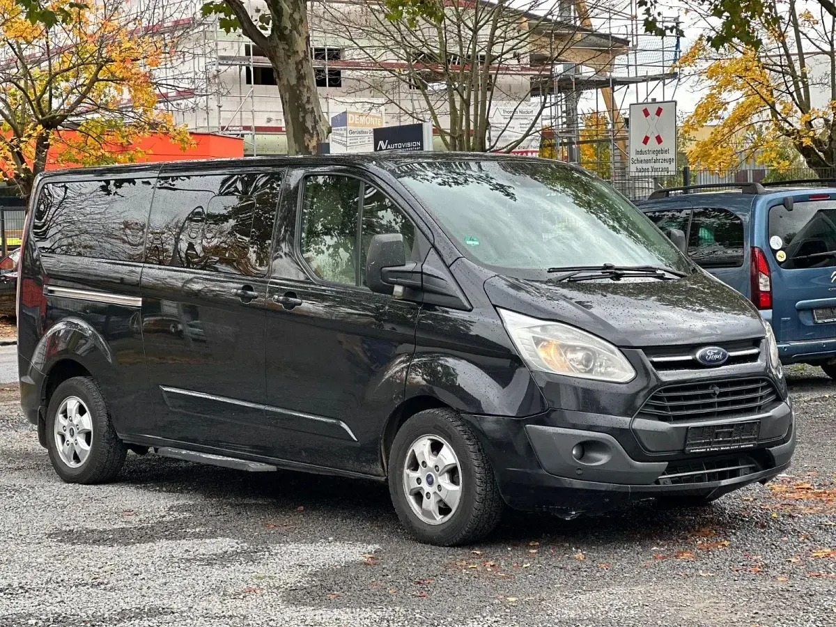 Gebraucht Ford Tourneo Custom Titanium 131 PS (96 kW) 2018 Schwarz Van