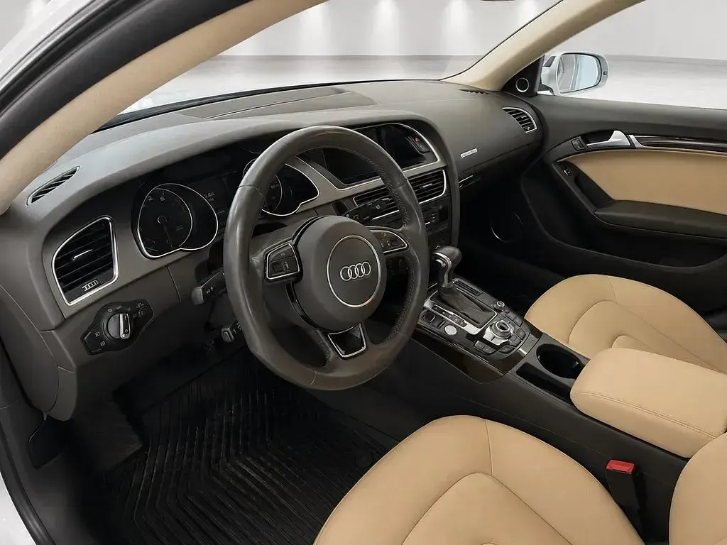 Gebraucht Audi A5 Premium Plus 224 PS (164 kW) 2014 Silber Coupé