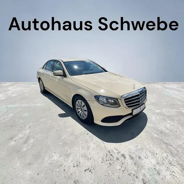 Second-hand Mercedes E200 150 CP (110 kW) 2018 Galben Berlinǎ