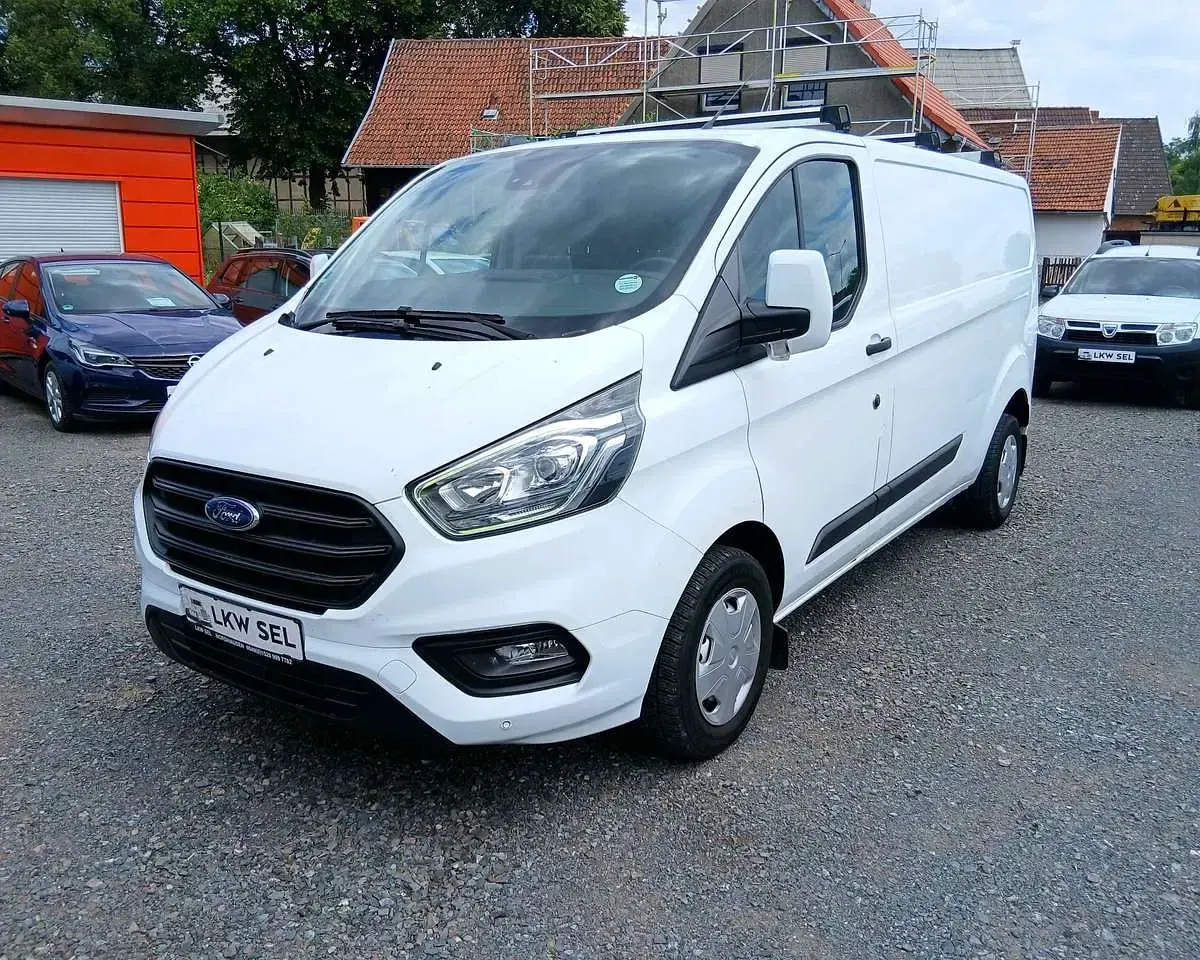 Gebraucht Ford 300 Trend 131 PS (96 kW) 2020 Frostweiß Van / Kleinbus