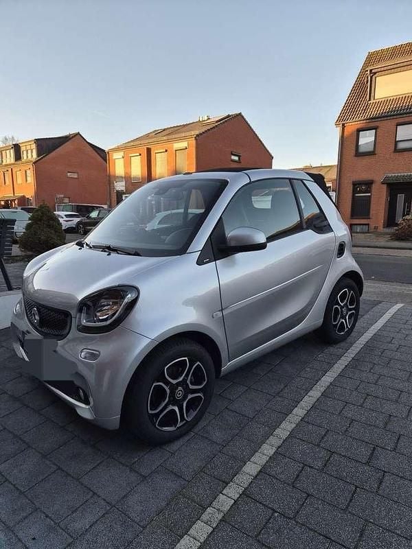 Silber Gebraucht 2019 Smart ForTwo Cabrio Prime Cabrio | 19.000 € (Fairer Preis) - Bild 1/4