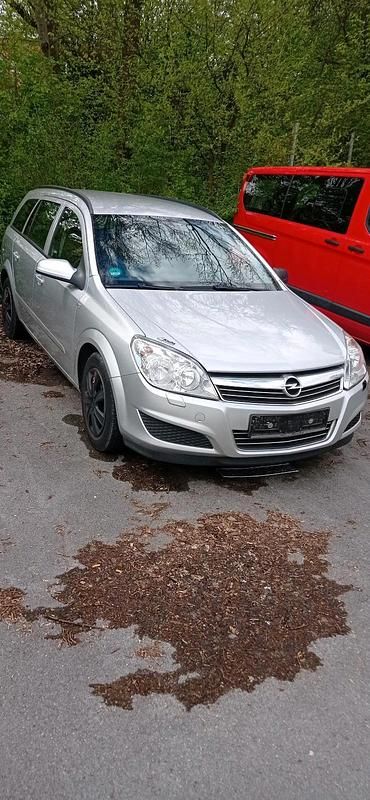 Gebraucht Opel Astra 105 PS (77 kW) 2008 Silber Kombi
