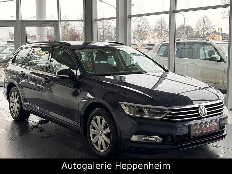 Gebraucht VW Passat Trendline 150 PS (110 kW) 2016 Blau Kombi