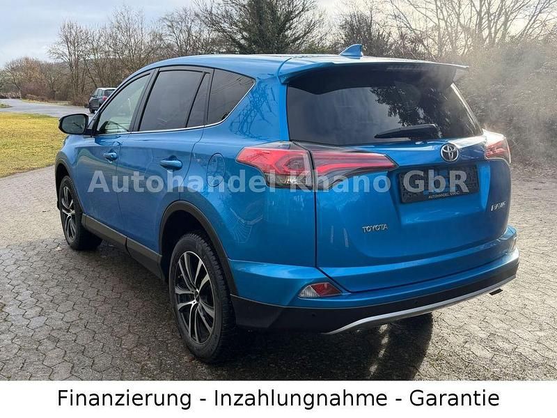Gebraucht Toyota RAV4 Edition 143 PS (105 kW) 2016 Blau SUV