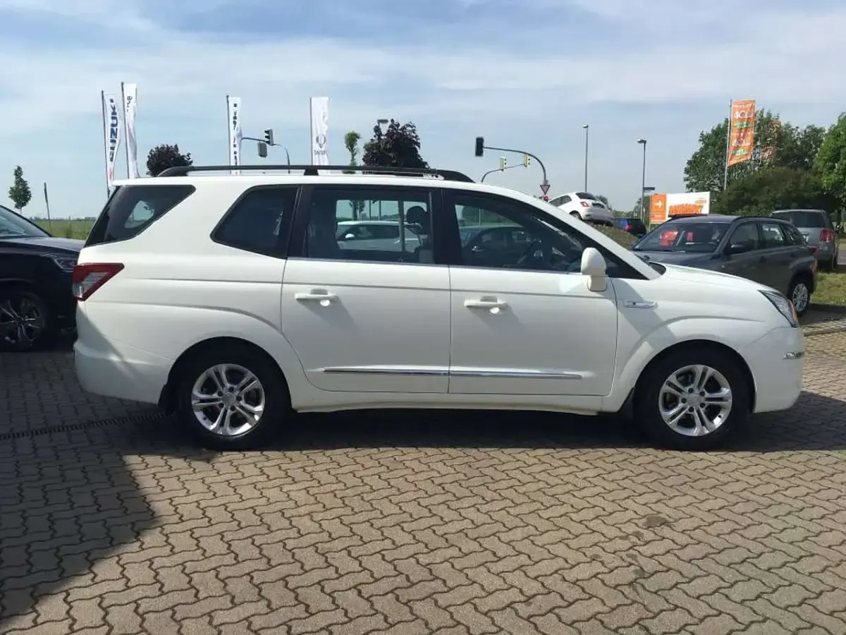 Usata SsangYong Rodius Quartz 178 CV (130 kW) 2016 Bianco Monovolume